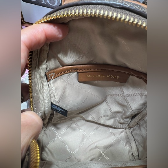 Michael Kors Rhea Zip 
Messenger Backpack Brown
Multi Geometric Pattern NWT - Picture 12 of 17